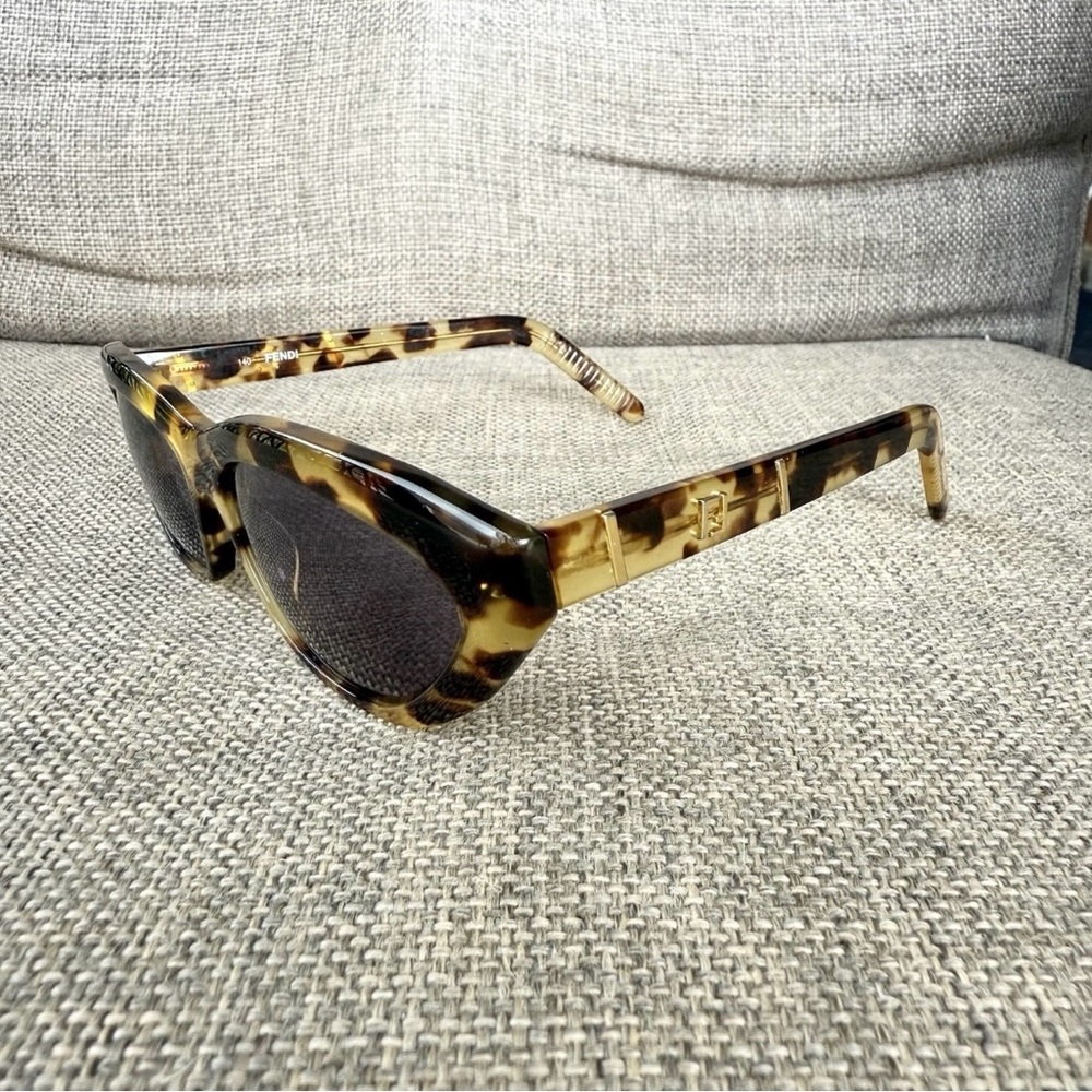 Vtg Fendi Cat Eye Sunglasses Tortoise Frames FRAME ONLY FS 121 Col 787 60-15-14